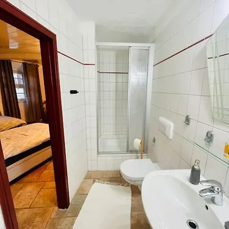 Stilvolles, Helles Nahe Magdeburg Apartment Barleben